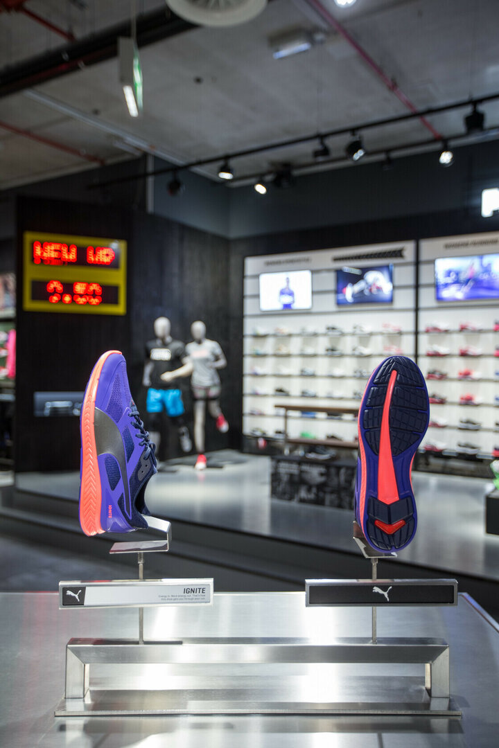 『POWER SHOP 2 NEW RETAIL DESIGN』 EE new Store Design EE new concept Westfield | Dalziel & Pow